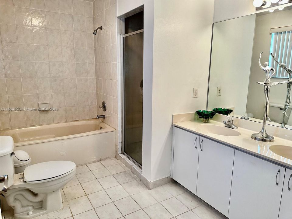 最近租的: $3,250 (3 贝兹, 2 浴室, 1540 平方英尺)