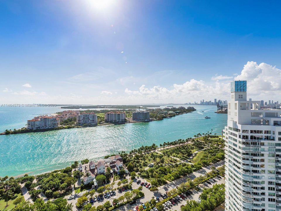 Recently Rented: $19,500 (2 beds, 2 baths, 1591 Square Feet)