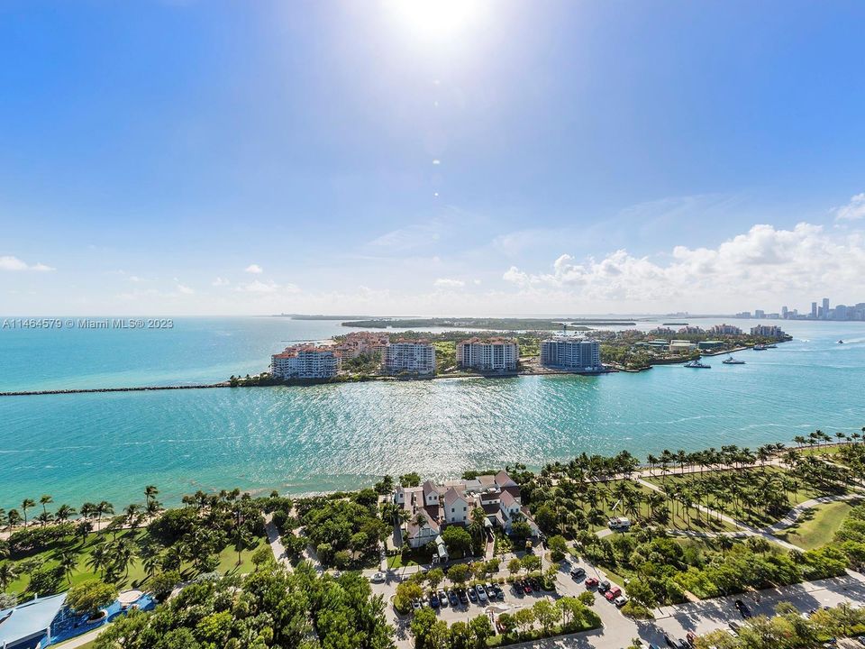 Recently Rented: $19,500 (2 beds, 2 baths, 1591 Square Feet)