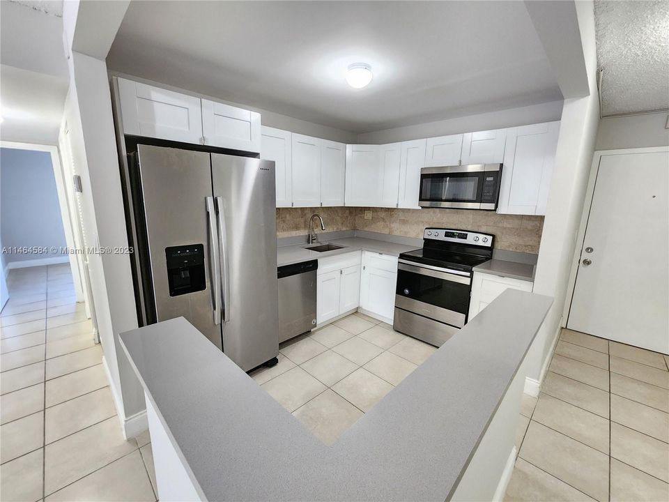 Recientemente alquilado: $2,000 (2 camas, 2 baños, 1290 Pies cuadrados)