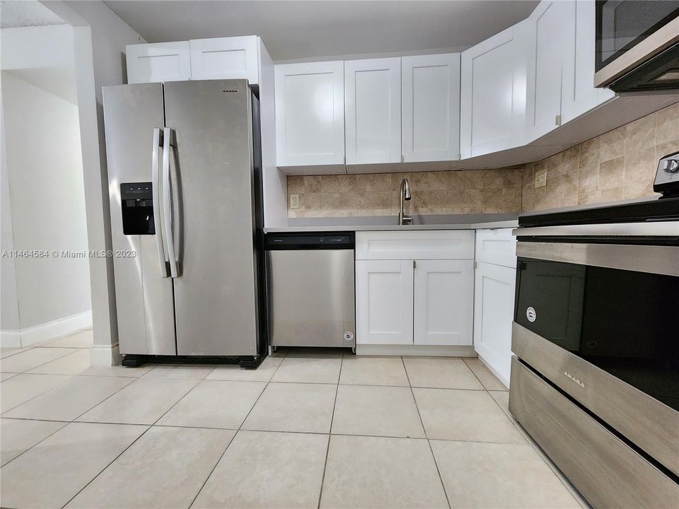 Recientemente alquilado: $2,000 (2 camas, 2 baños, 1290 Pies cuadrados)