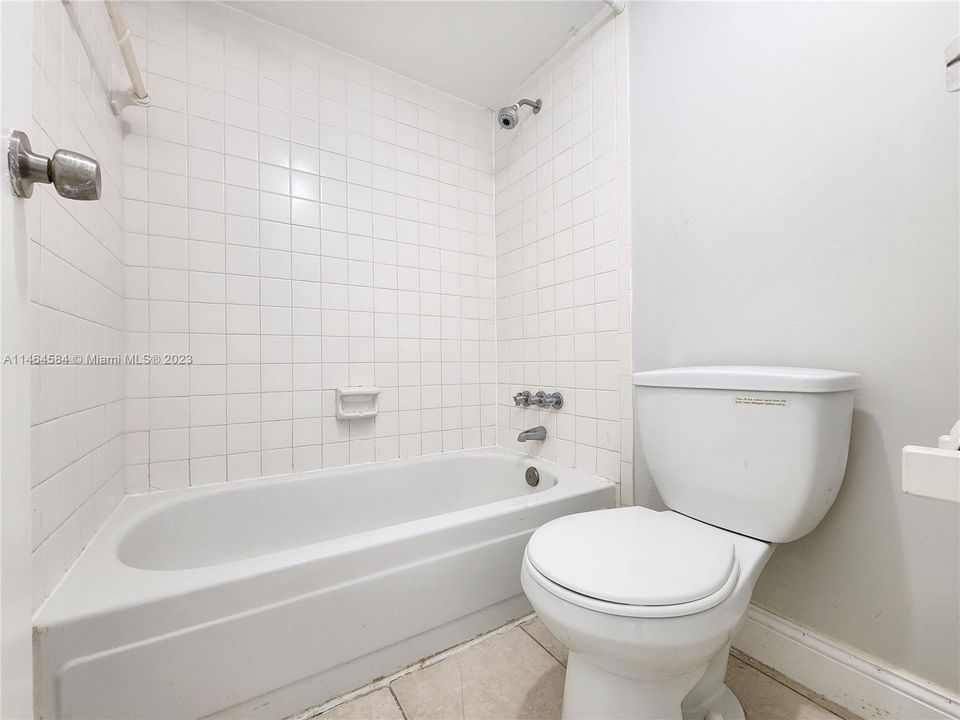 Recientemente alquilado: $2,000 (2 camas, 2 baños, 1290 Pies cuadrados)