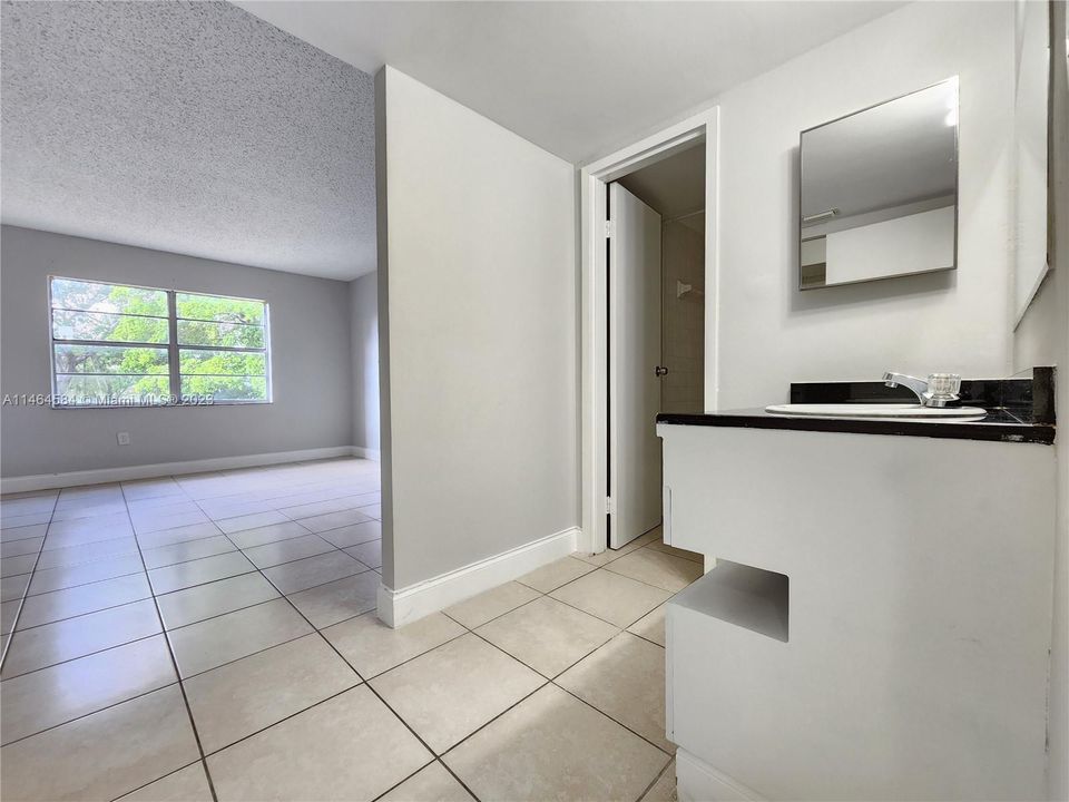 Recientemente alquilado: $2,000 (2 camas, 2 baños, 1290 Pies cuadrados)