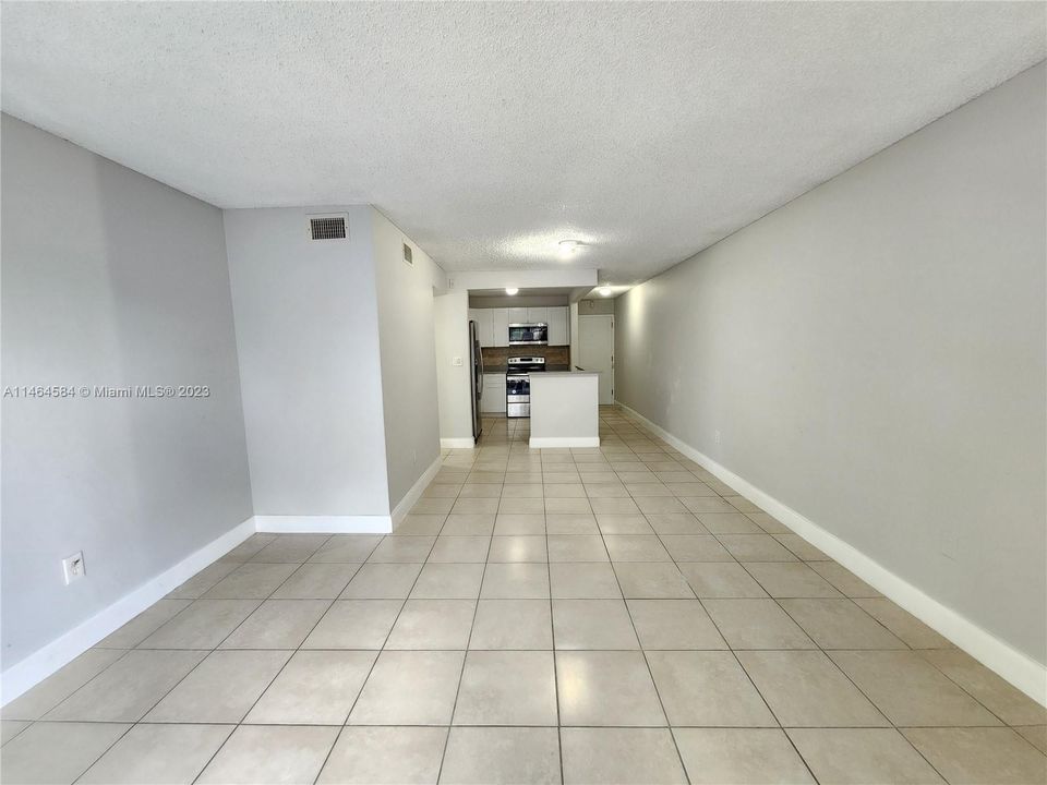 Recientemente alquilado: $2,000 (2 camas, 2 baños, 1290 Pies cuadrados)