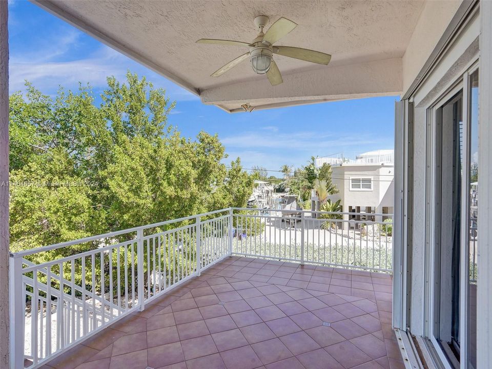 Recently Sold: $2,000,000 (3 beds, 2 baths, 2108 Square Feet)