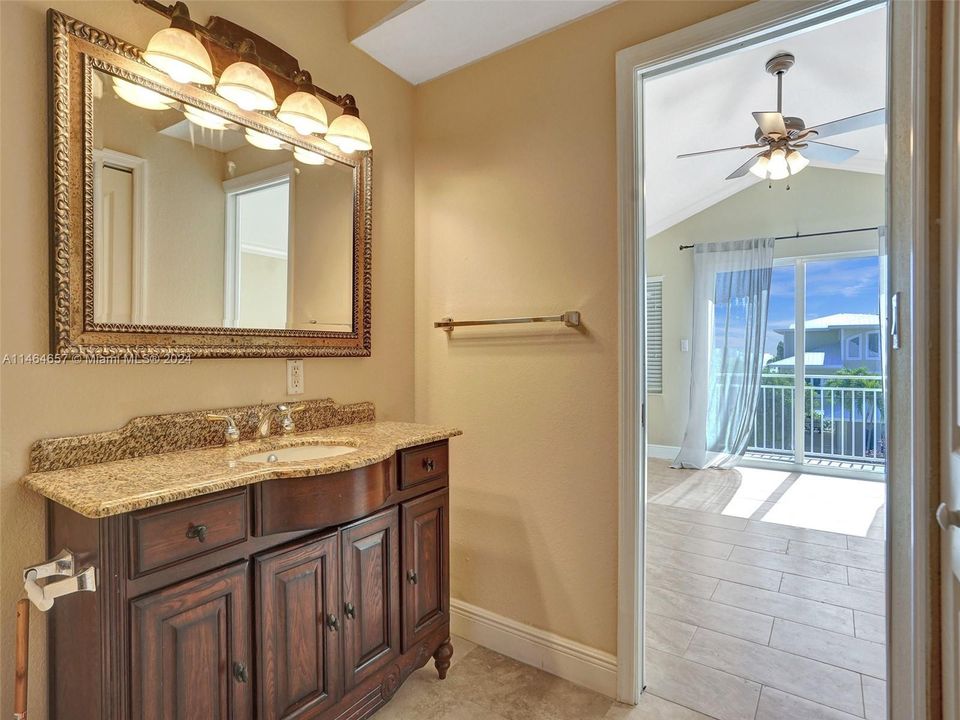 Recently Sold: $2,000,000 (3 beds, 2 baths, 2108 Square Feet)