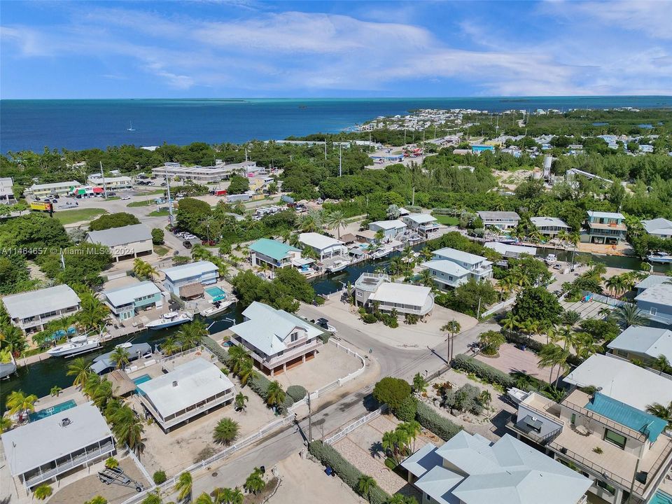 Recently Sold: $2,000,000 (3 beds, 2 baths, 2108 Square Feet)