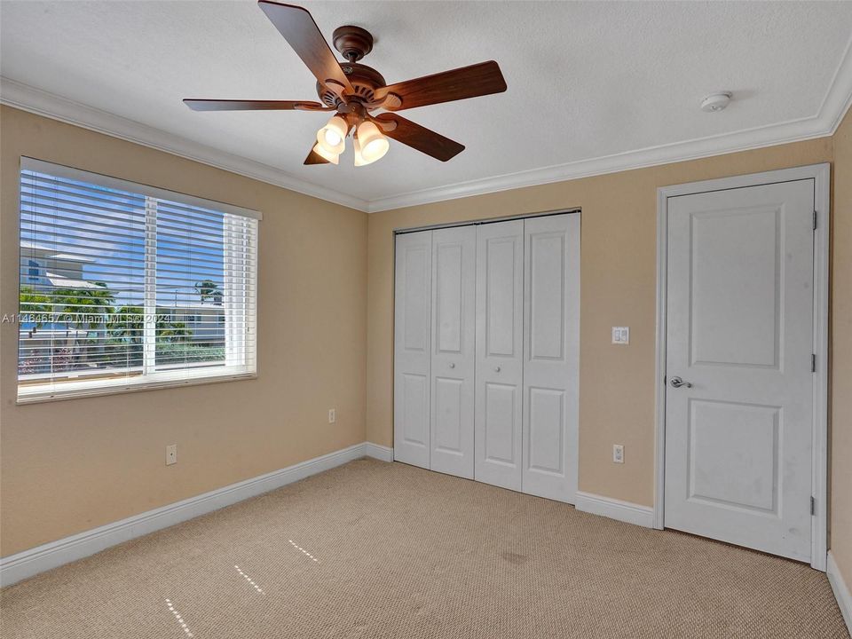 Recently Sold: $2,000,000 (3 beds, 2 baths, 2108 Square Feet)