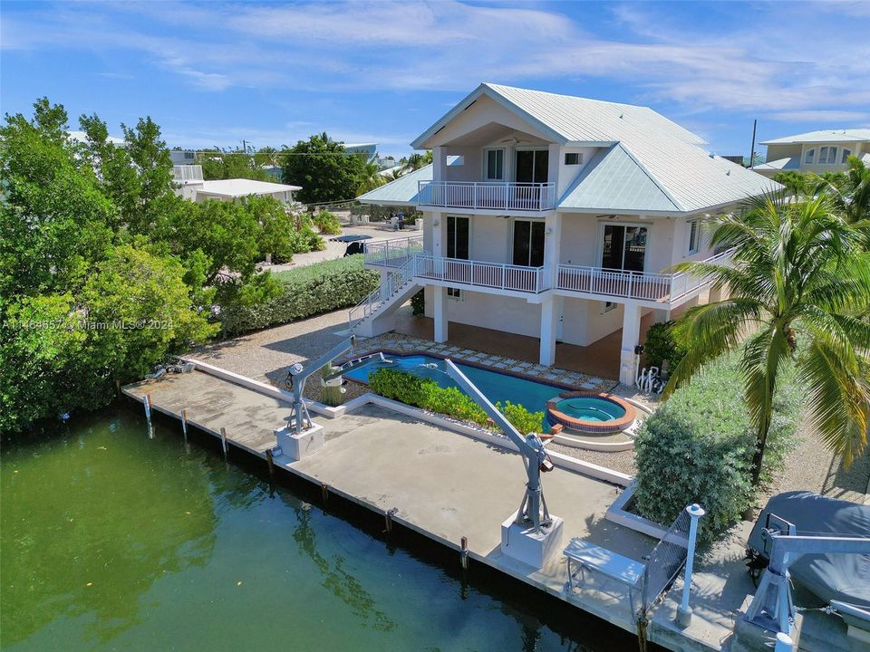 Recently Sold: $2,000,000 (3 beds, 2 baths, 2108 Square Feet)