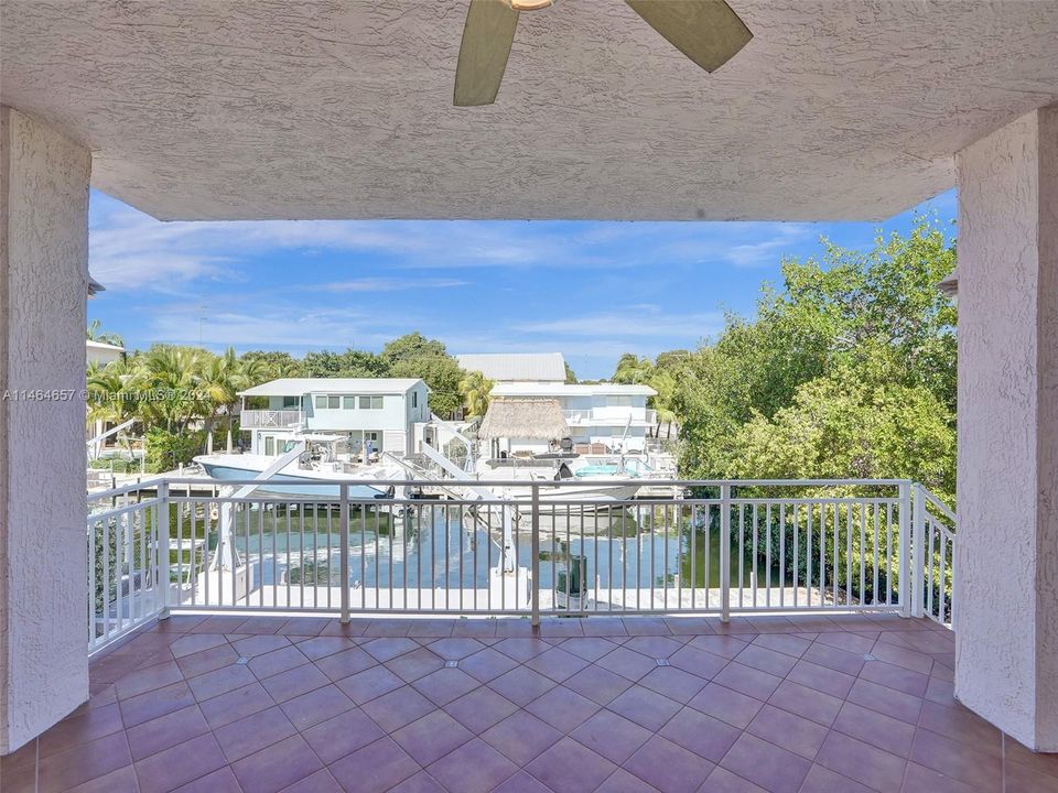 Recently Sold: $2,000,000 (3 beds, 2 baths, 2108 Square Feet)