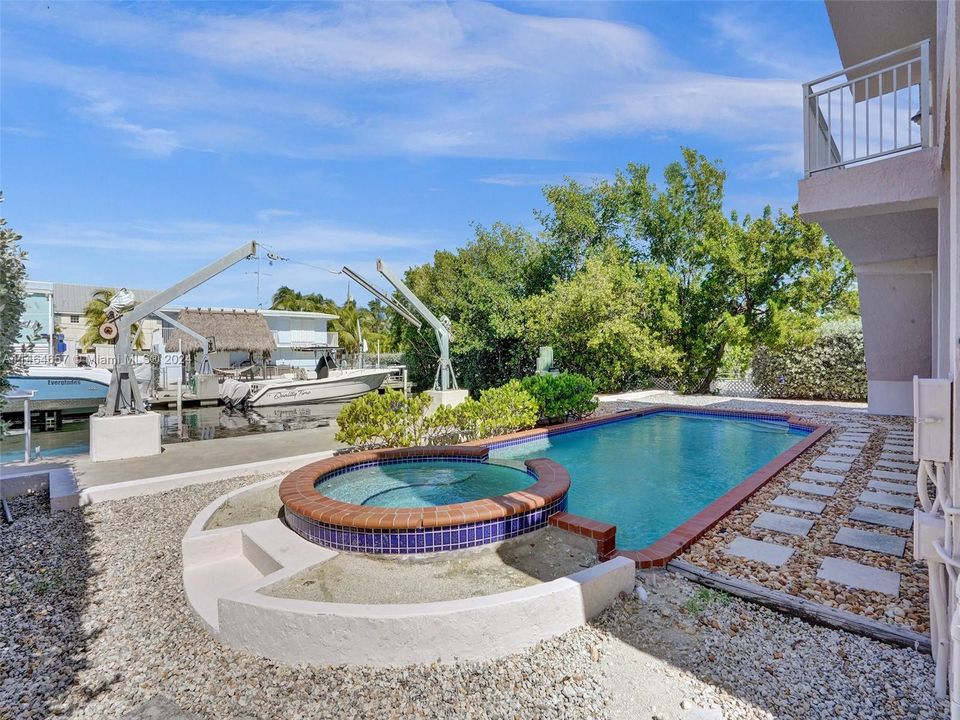 Recently Sold: $2,000,000 (3 beds, 2 baths, 2108 Square Feet)