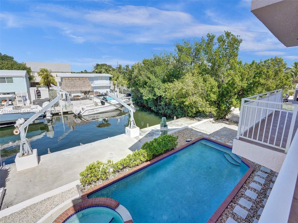 Recently Sold: $2,000,000 (3 beds, 2 baths, 2108 Square Feet)