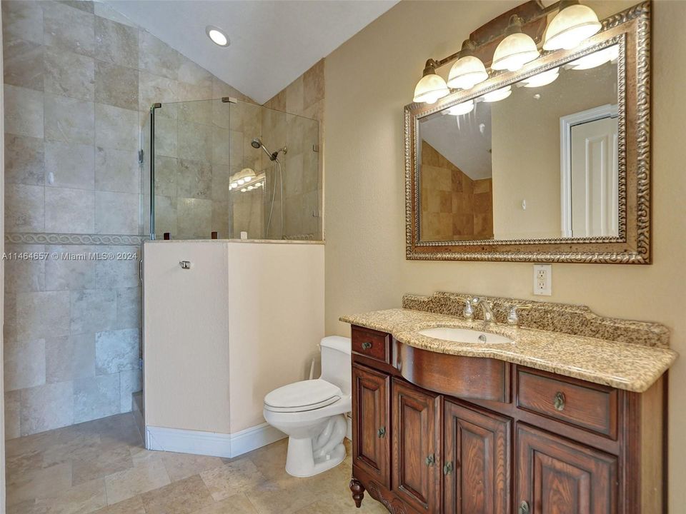 Recently Sold: $2,000,000 (3 beds, 2 baths, 2108 Square Feet)