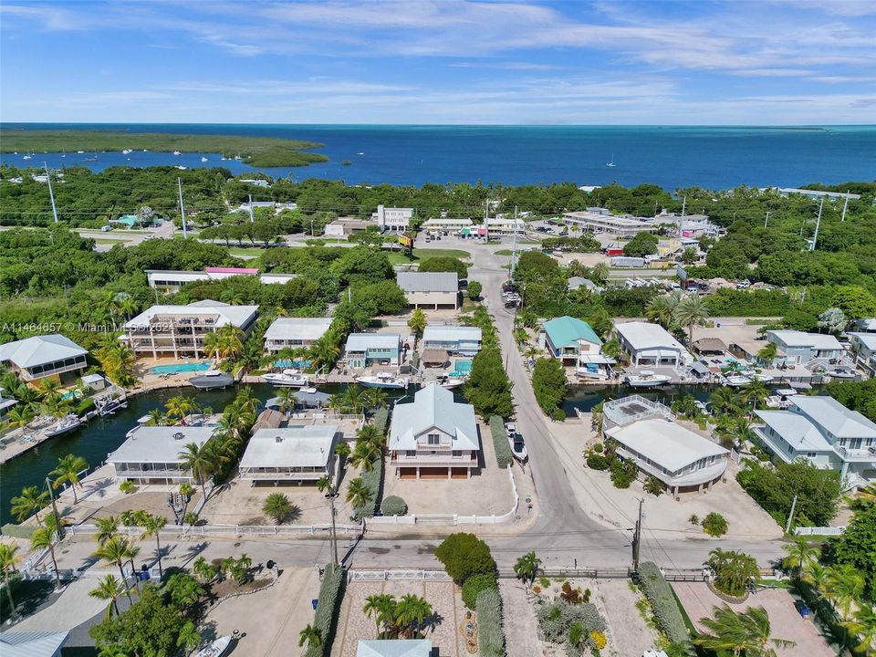 Recently Sold: $2,000,000 (3 beds, 2 baths, 2108 Square Feet)