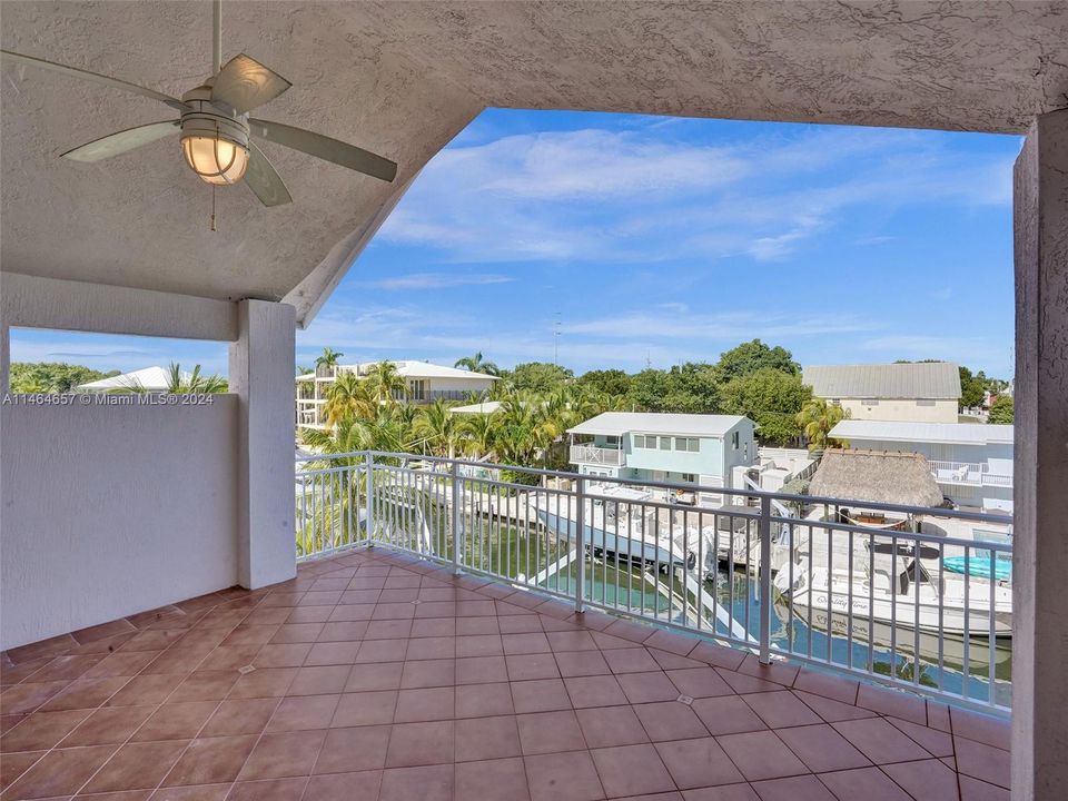Recently Sold: $2,000,000 (3 beds, 2 baths, 2108 Square Feet)