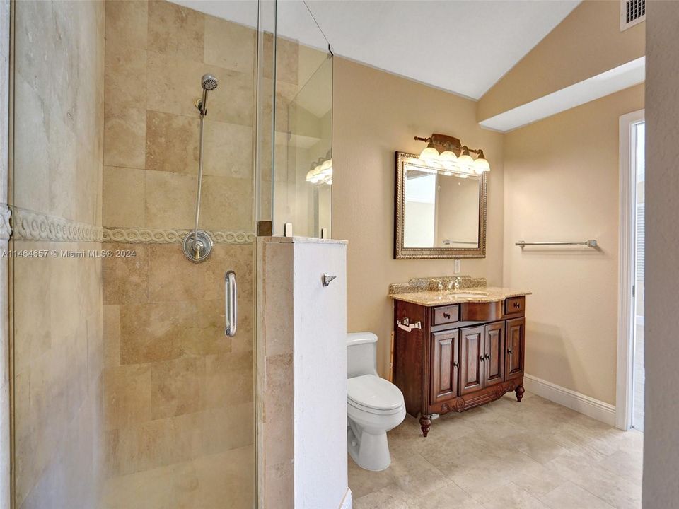 Recently Sold: $2,000,000 (3 beds, 2 baths, 2108 Square Feet)