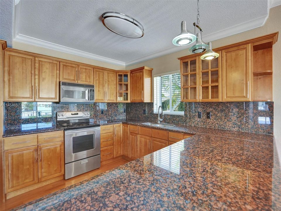 Recently Sold: $2,000,000 (3 beds, 2 baths, 2108 Square Feet)