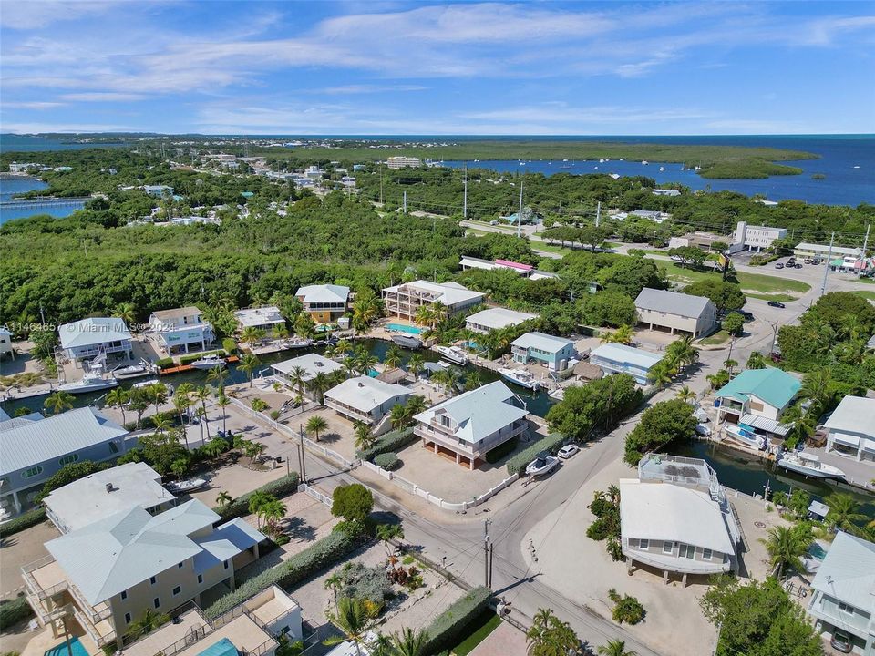 Recently Sold: $2,000,000 (3 beds, 2 baths, 2108 Square Feet)