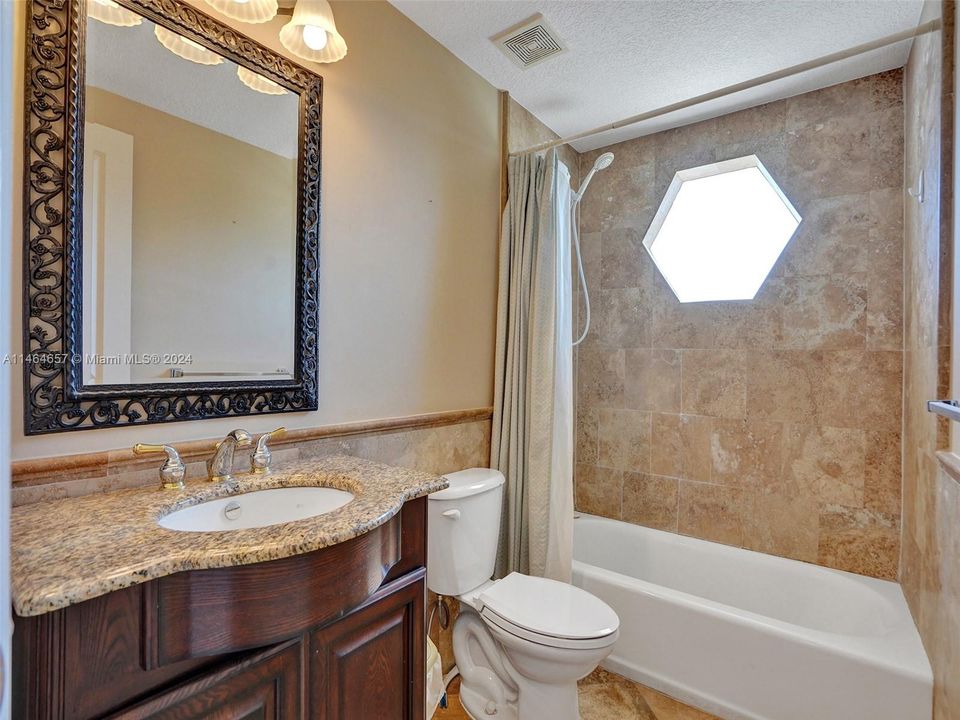 Recently Sold: $2,000,000 (3 beds, 2 baths, 2108 Square Feet)