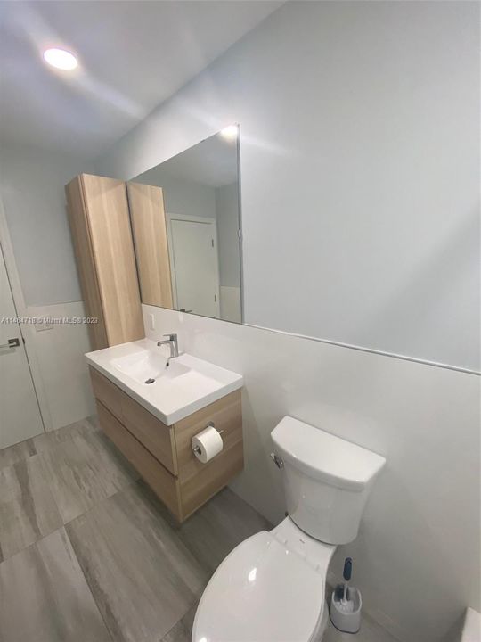 2nd Bathroom