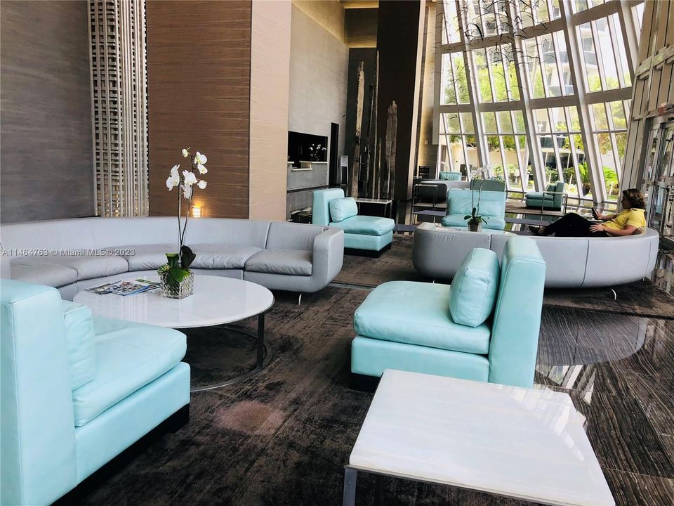 Recently Rented: $4,500 (1 beds, 1 baths, 844 Square Feet)