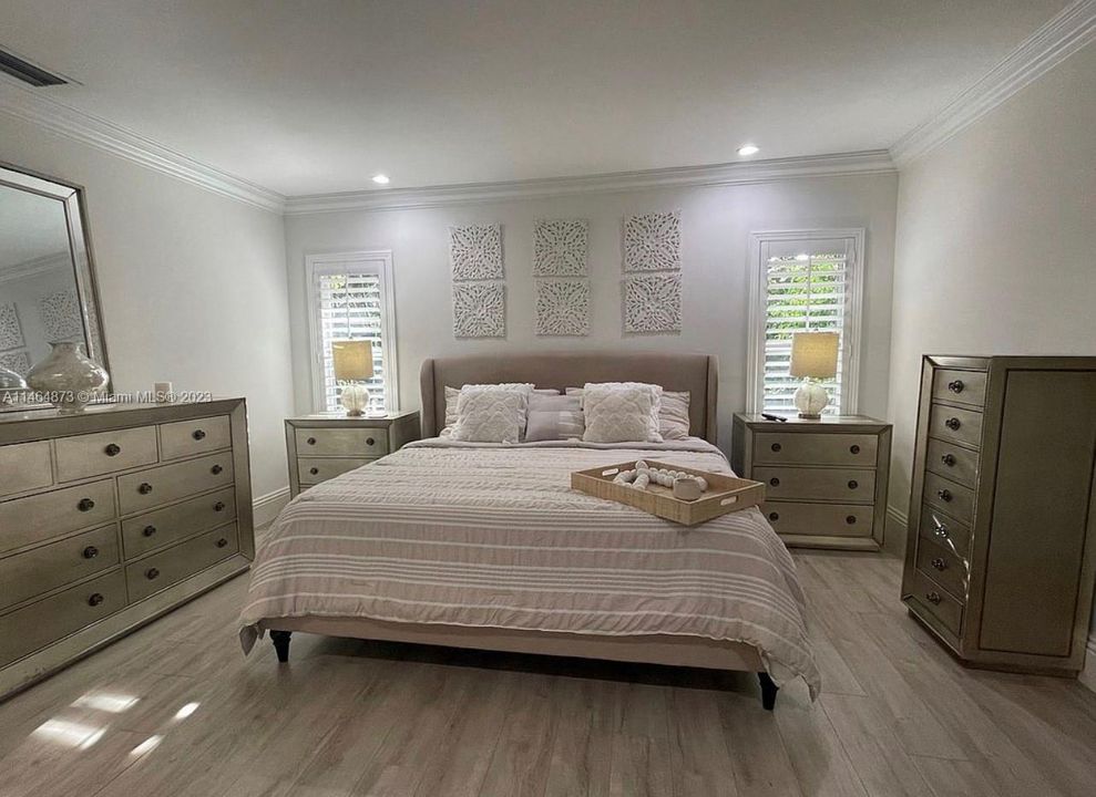 Recientemente alquilado: $11,500 (5 camas, 3 baños, 3400 Pies cuadrados)