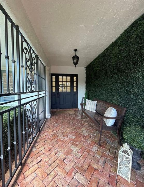 Recientemente alquilado: $11,500 (5 camas, 3 baños, 3400 Pies cuadrados)