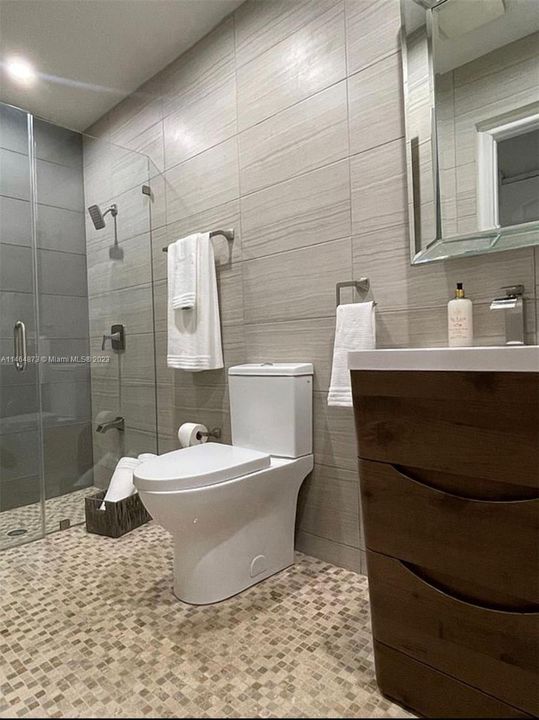 Recientemente alquilado: $11,500 (5 camas, 3 baños, 3400 Pies cuadrados)