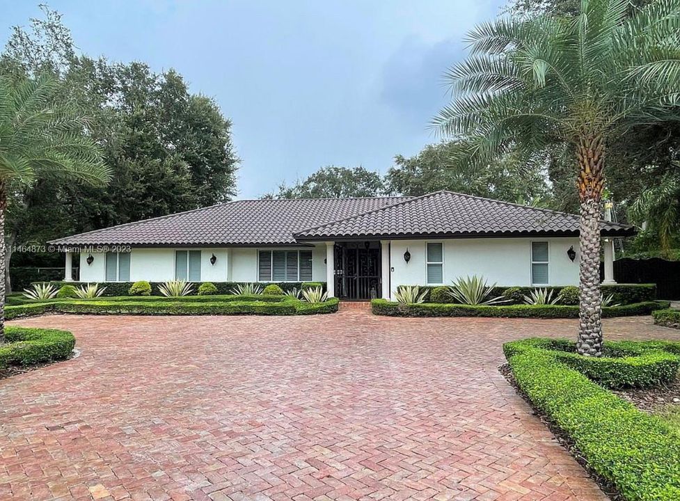 Recientemente alquilado: $11,500 (5 camas, 3 baños, 3400 Pies cuadrados)
