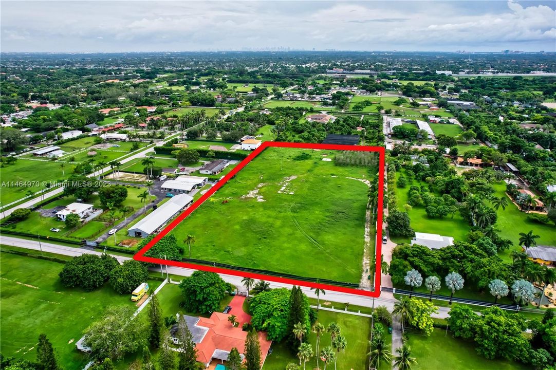 For Sale: $4,899,000 (4.87 acres)