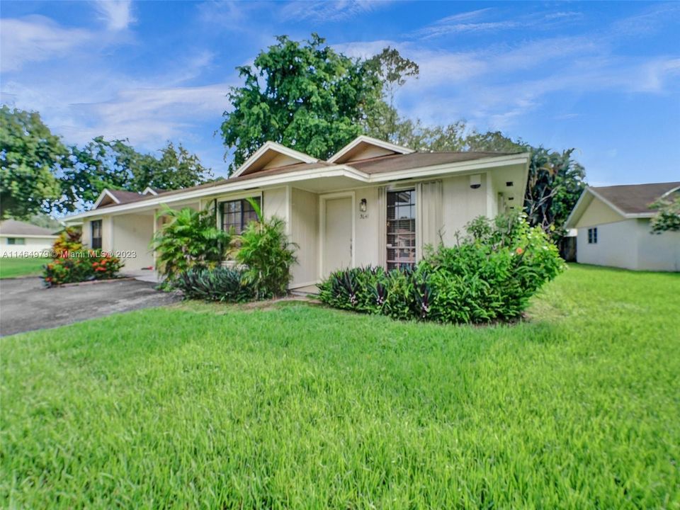 最近租的: $2,700 (3 贝兹, 2 浴室, 1317 平方英尺)