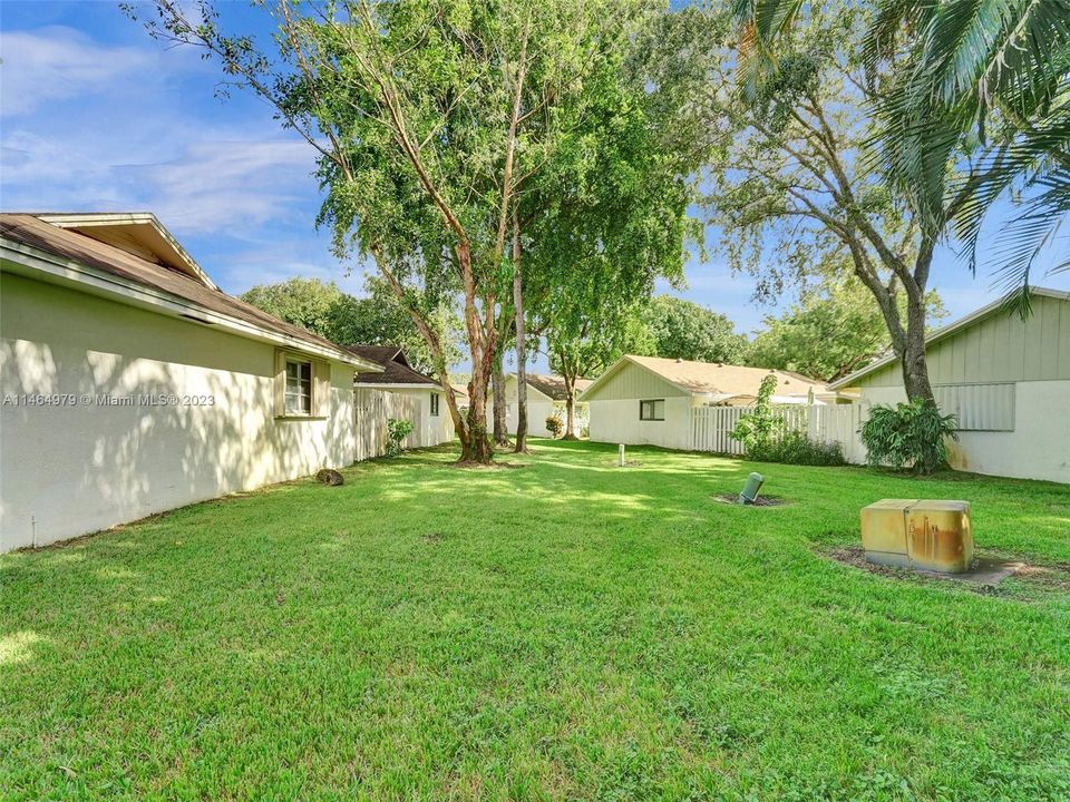 最近租的: $2,700 (3 贝兹, 2 浴室, 1317 平方英尺)