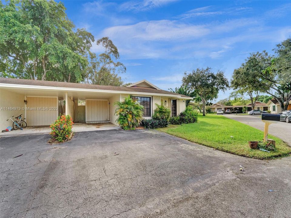 最近租的: $2,700 (3 贝兹, 2 浴室, 1317 平方英尺)