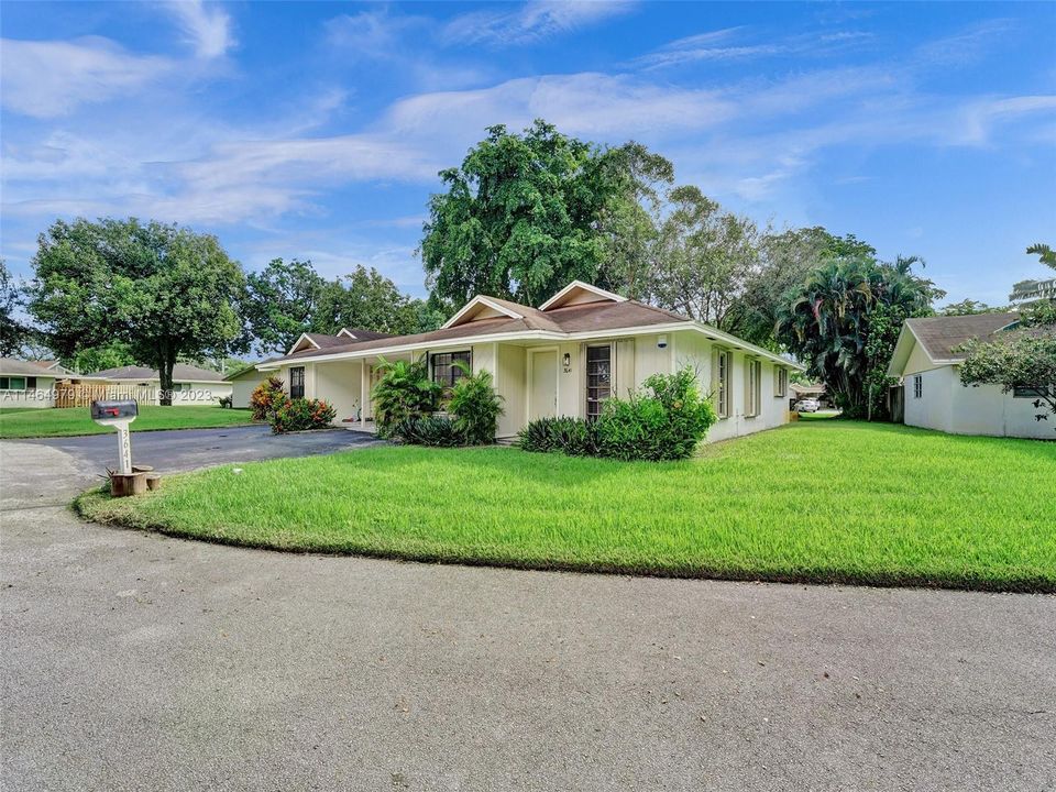 最近租的: $2,700 (3 贝兹, 2 浴室, 1317 平方英尺)