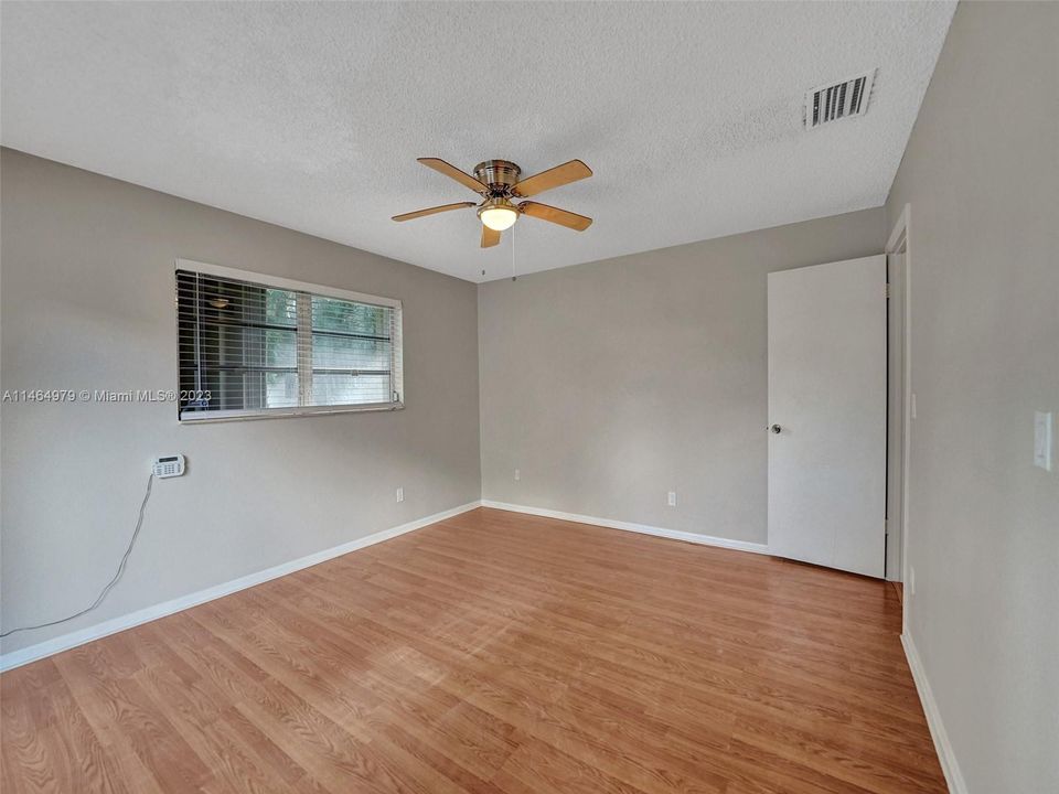 最近租的: $2,700 (3 贝兹, 2 浴室, 1317 平方英尺)