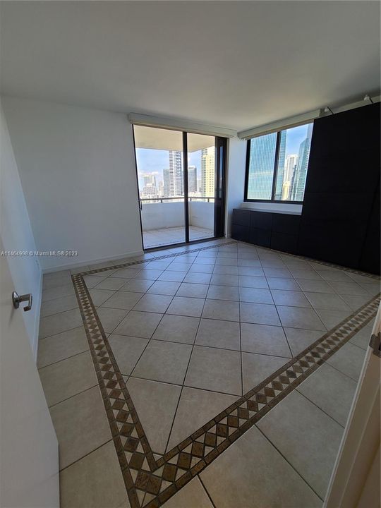 For Sale: $644,000 (1 beds, 1 baths, 1042 Square Feet)