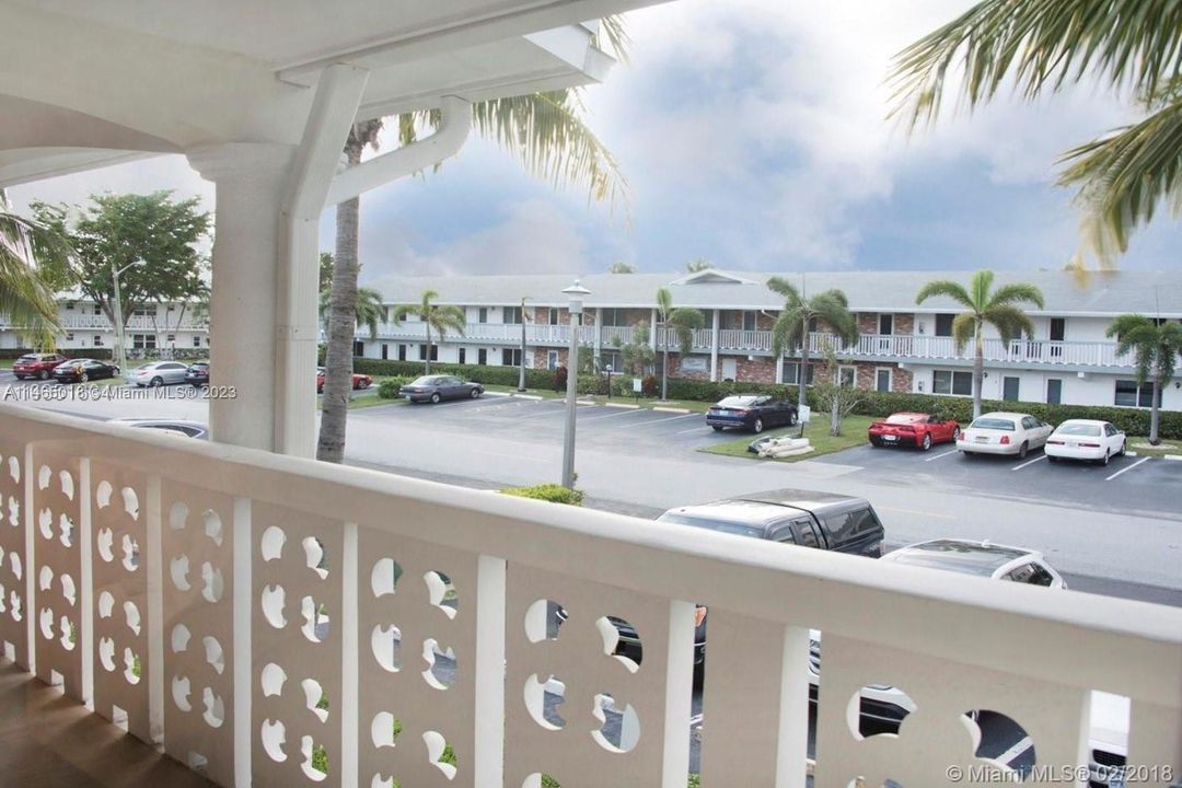 最近租的: $2,300 (2 贝兹, 1 浴室, 840 平方英尺)