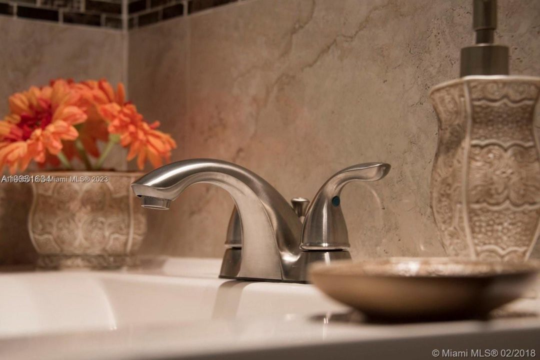 最近租的: $2,300 (2 贝兹, 1 浴室, 840 平方英尺)