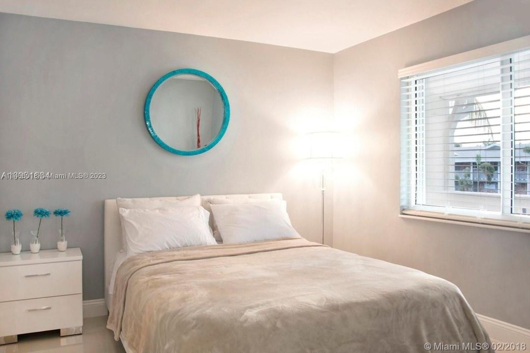 最近租的: $2,300 (2 贝兹, 1 浴室, 840 平方英尺)