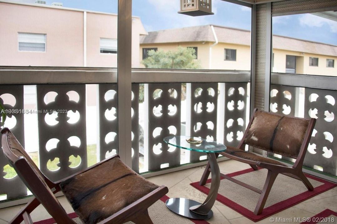 最近租的: $2,300 (2 贝兹, 1 浴室, 840 平方英尺)