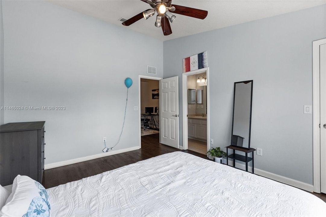 Walk in closet in bedroom 2