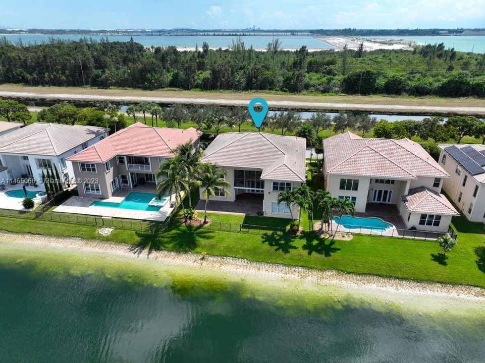 Recently Sold: $1,129,900 (7 beds, 5 baths, 4271 Square Feet)