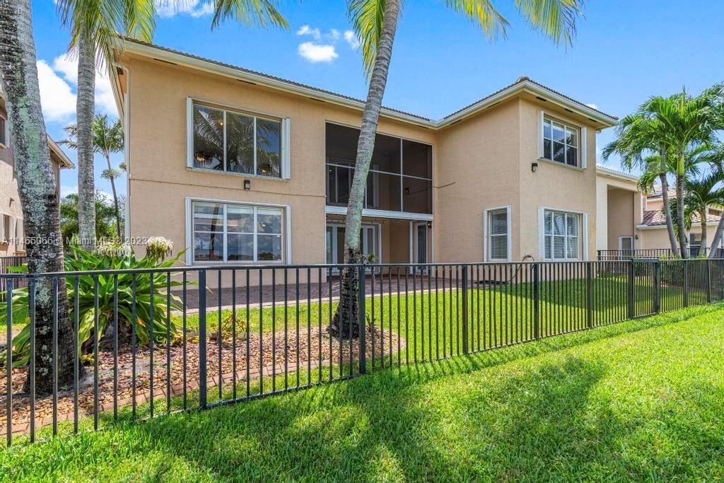 Recently Sold: $1,129,900 (7 beds, 5 baths, 4271 Square Feet)