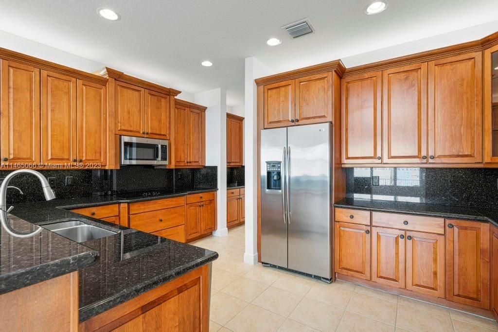 Recently Sold: $1,129,900 (7 beds, 5 baths, 4271 Square Feet)