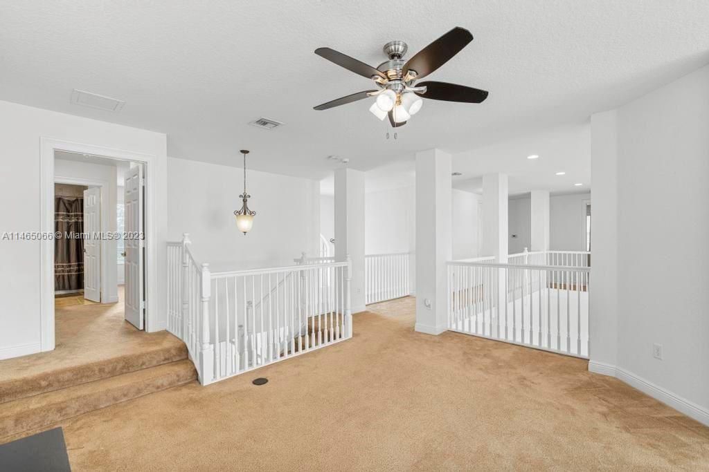 Recently Sold: $1,129,900 (7 beds, 5 baths, 4271 Square Feet)