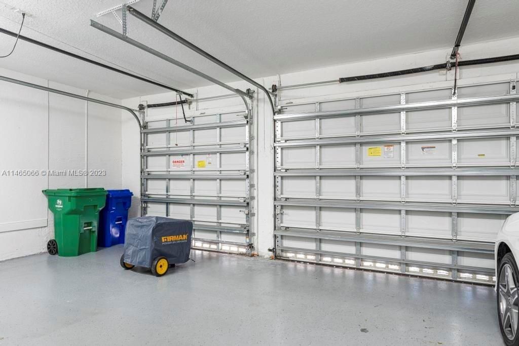 Recently Sold: $1,129,900 (7 beds, 5 baths, 4271 Square Feet)