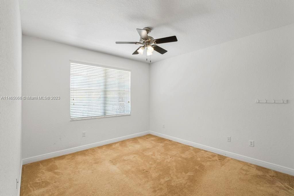 Recently Sold: $1,129,900 (7 beds, 5 baths, 4271 Square Feet)