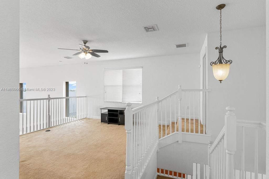 Recently Sold: $1,129,900 (7 beds, 5 baths, 4271 Square Feet)