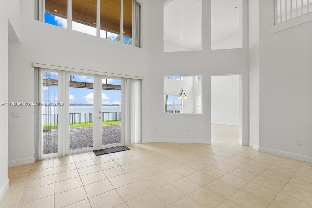 Recently Sold: $1,129,900 (7 beds, 5 baths, 4271 Square Feet)