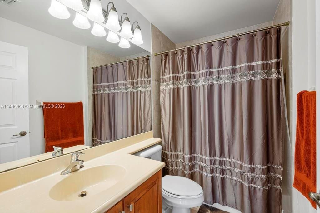 Recently Sold: $1,129,900 (7 beds, 5 baths, 4271 Square Feet)